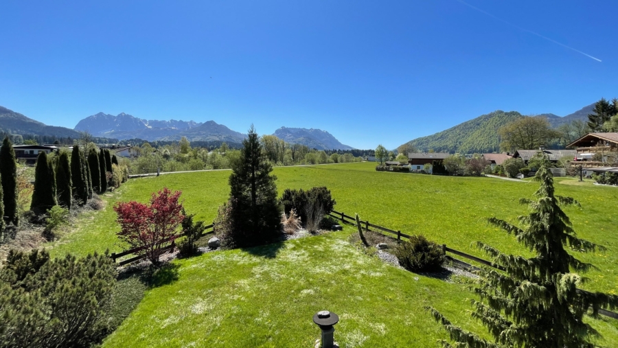 Modernes Einfamilienhaus (HUF-Haus) in Traumlage unweit der Kössener Ache mit herrlichem Bergblick - Blick in die Berge