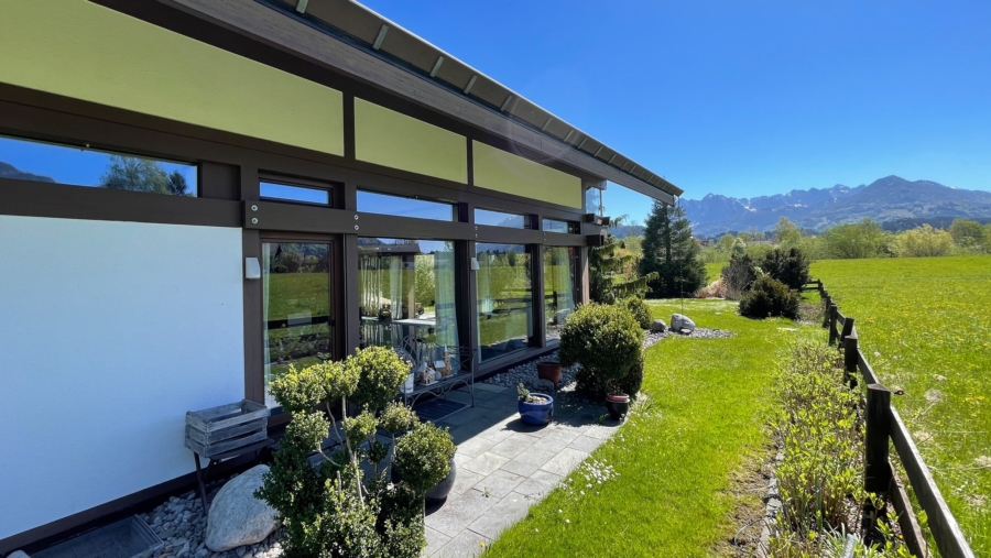 Modernes Einfamilienhaus (HUF-Haus) in Traumlage unweit der Kössener Ache mit herrlichem Bergblick - Freisitz
