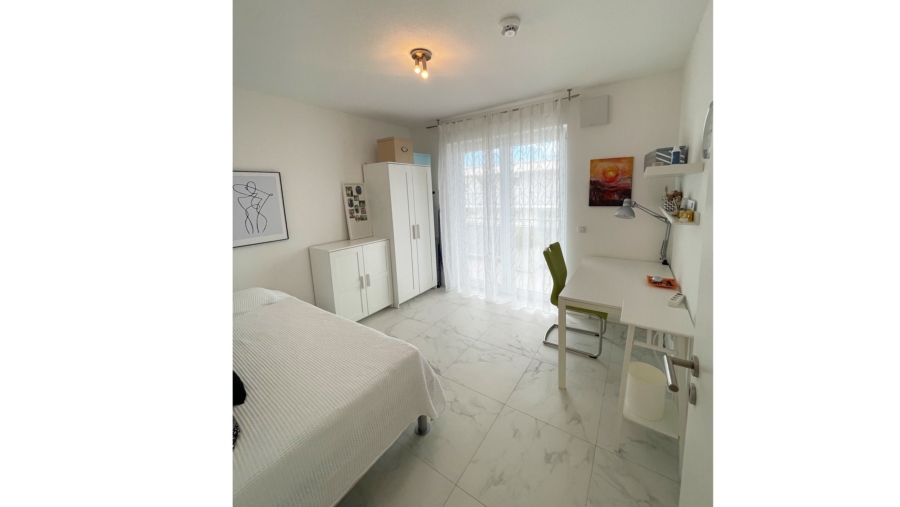 Edle Penthousewohnung mit 4 Zimmern, 2 Bädern, ca. 141 m² Wohnfläche & ca. 61 m² großer Dachterrasse - Kinderzimmer