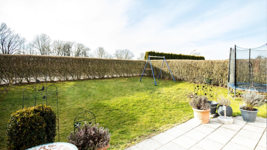 Elegante Doppelhaushälfte mit schönem Süd-/Westgarten in sehr guter Wohnlage zu verkaufen! - Garten