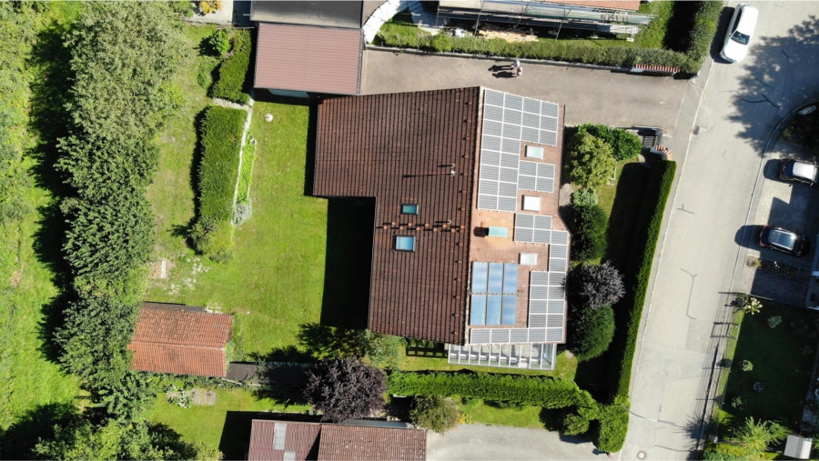 Grundsolides Ein- / Zweifamilienhaus in absolut ruhiger Wohnlage in Wartenberg - Luftansicht