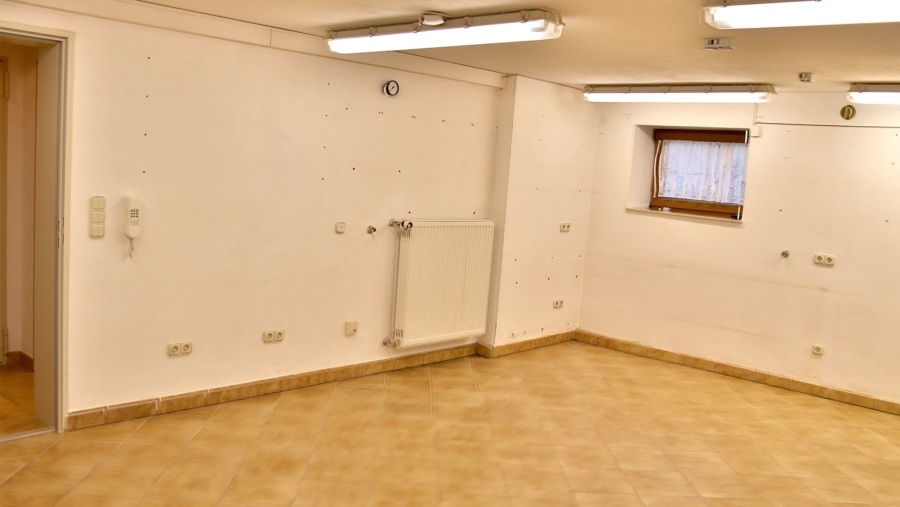 Grundsolides Ein- / Zweifamilienhaus in absolut ruhiger Wohnlage in Wartenberg - Keller