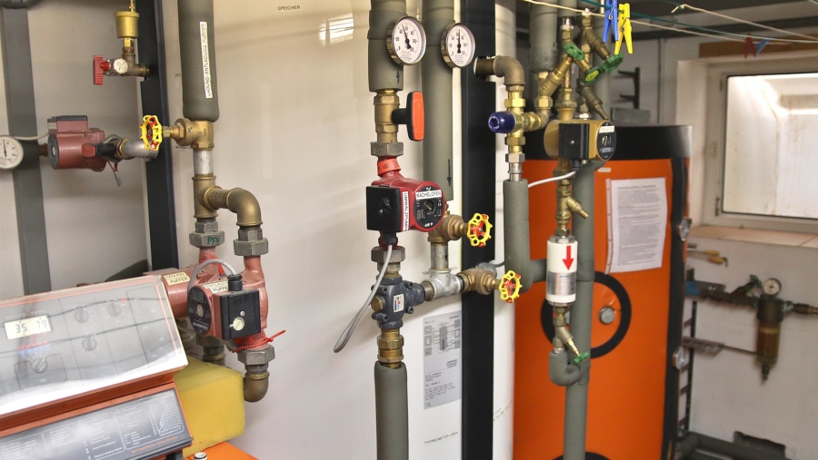 Grundsolides Ein- / Zweifamilienhaus in absolut ruhiger Wohnlage in Wartenberg - Heizung