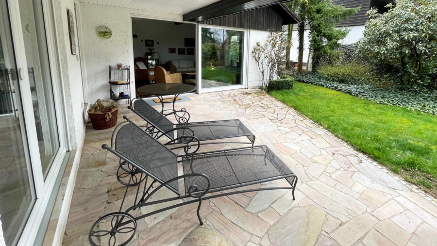 Das Einfamilienhaus der 1.000 Möglichkeiten mit ca. 573 m² Grund und idealer Süd-/Westausrichtung - Terrasse