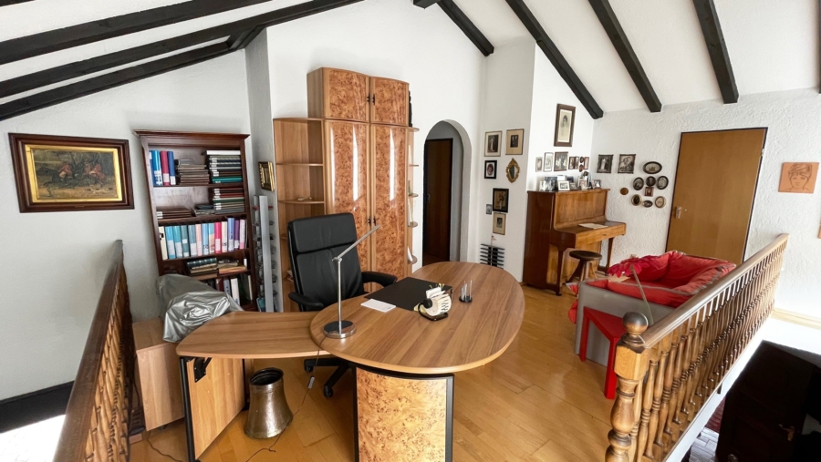 Das Einfamilienhaus der 1.000 Möglichkeiten mit ca. 573 m² Grund und idealer Süd-/Westausrichtung - Galerie/Arbeitsbereich