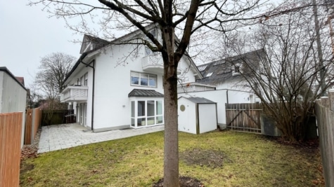 Helle 3,5-Zimmer-Gartenwohnung mit Soutterainbereich, 117 m² Wohnfläche, 2 Bädern & großem Garten, 81829 München, Erdgeschosswohnung