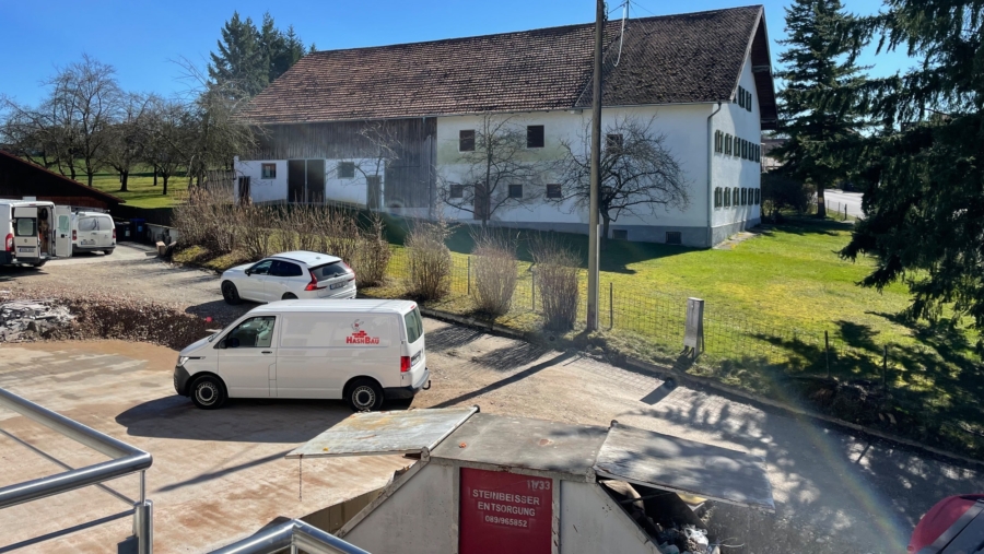 Moderne 2-Zimmer-Wohnung mit ca. 60 m² Wohnfläche, großem Südbalkon & geräumigen TG-Stellplatz - Ausblick vom Balkon