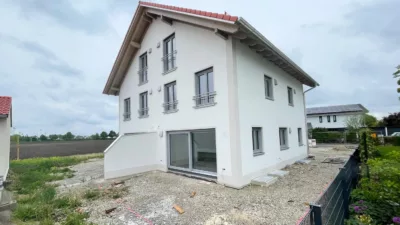 Moderne Neubau-Doppelhaushälfte in sehr ruhiger Wohnlage im Herzen von Gelting zum Erstbezug, 85652 Pliening, Doppelhaushälfte