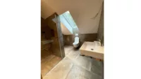 Badezimmer im DG