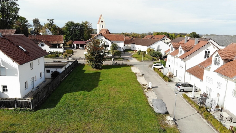 Moderne Doppelhaushälfte mit ca. 151,70 m² Wohnfläche, 5 Zimmern & 2 exklusiven Tageslichtbädern! - Luftbild 2