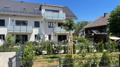 Schöne 3-Zimmer-Eigentumswohnung mit ca. 90 m² Wfl., riesigem Südbalkon, Carport & Stellplatz, 85399 Hallbergmoos, Etagenwohnung