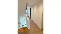 Treppenaufgang/Flur im OG
