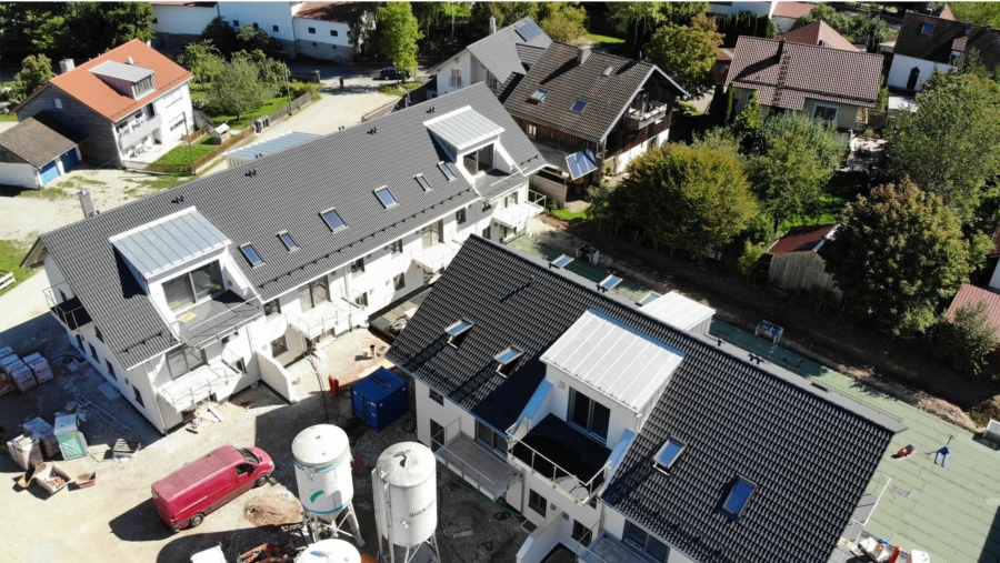 Eine Perle im Herzen von Alt-Finsing! Edle Penthouse Wohnung mit 128 m² Wohnfläche & 2 große Balkone - Luftbild 1