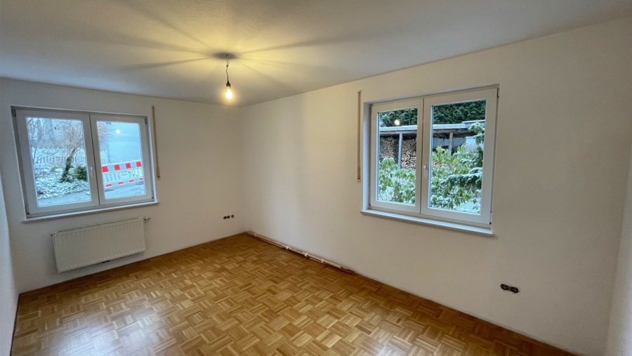 Im Herzen von Erding! Moderne 3-Zimmer-Eigentumswohnung mit großem Westbalkon & TG-Stellplatz - Schlafzimmer