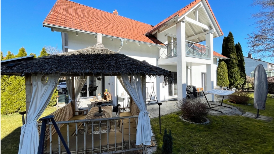 Wunderschönes & genial durchdachtes Zweifamilienhaus mit ca. 261 m² Wohnfläche in Toplage - Terrasse