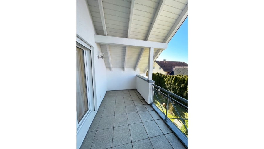 Wunderschönes & genial durchdachtes Zweifamilienhaus mit ca. 261 m² Wohnfläche in Toplage - Balkon im Dachgeschoss