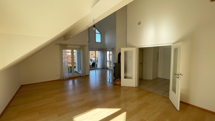 Wunderschönes & genial durchdachtes Zweifamilienhaus mit ca. 261 m² Wohnfläche in Toplage - Wohn-/Essbereich Dachgeschoss