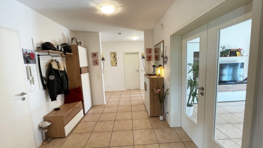 Wunderschönes & genial durchdachtes Zweifamilienhaus mit ca. 261 m² Wohnfläche in Toplage - Eingangsbereich