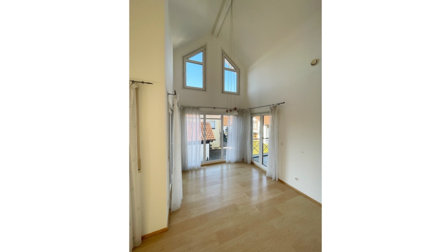 Wunderschönes & genial durchdachtes Zweifamilienhaus mit ca. 261 m² Wohnfläche in Toplage - Essbereich im Dachgeschoss