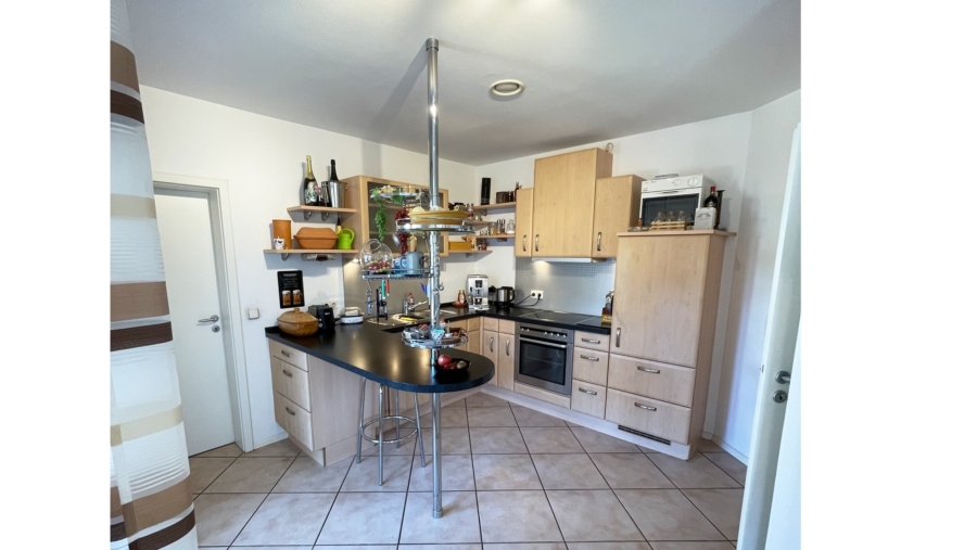 Wunderschönes & genial durchdachtes Zweifamilienhaus mit ca. 261 m² Wohnfläche in Toplage - Küche im Erdgeschoss