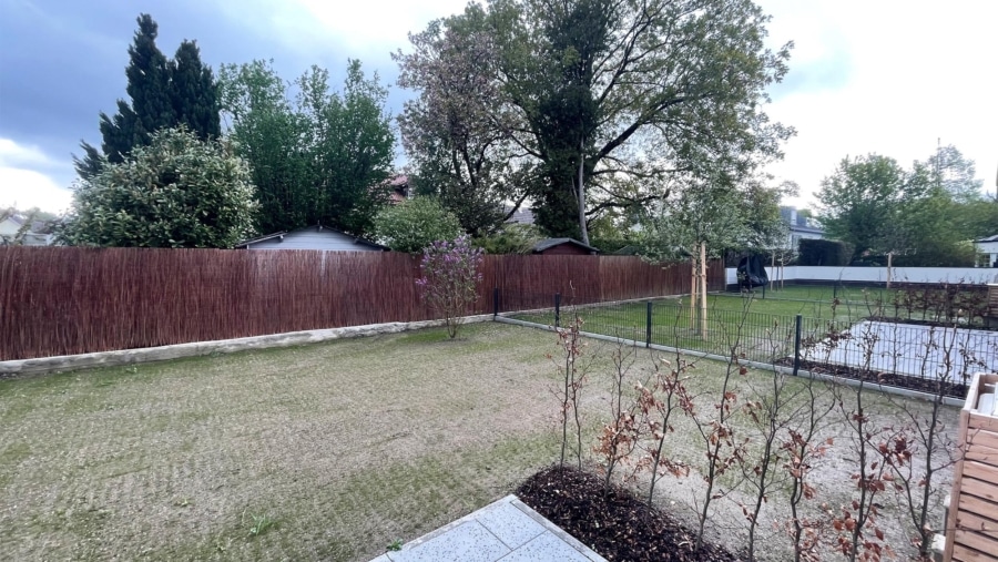 Exklusives Stadthaus mit edlem Kaminofen & 2 Bädern sofort verfügbar! - Garten