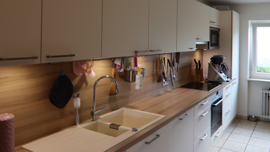 Schönes Reihenmittelhaus mit ca. 123 m² Wohnfläche, 5 Zimmern und eingewachsenen Garten! - Küche