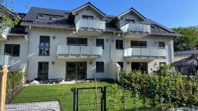 Moderne 3-Zimmer-Eigentumswohnung mit 90 m² Wohnfläche, großem Südbalkon & 2 TG-Stellplätzen, 85467 Neuching, Etagenwohnung