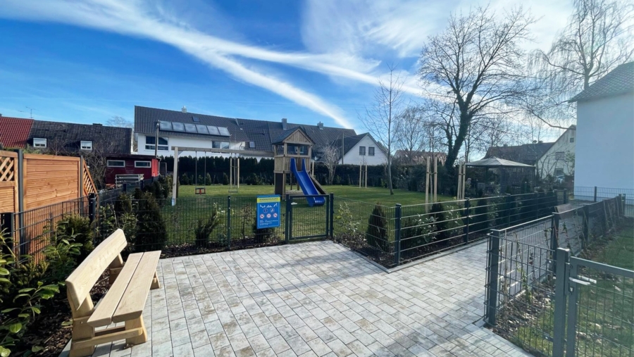 Traumhaus auf Erbpacht! Modernes, hochwertiges Reihenmittelhaus (KFW 55) frei zur Eigennutzung - Spielplatz