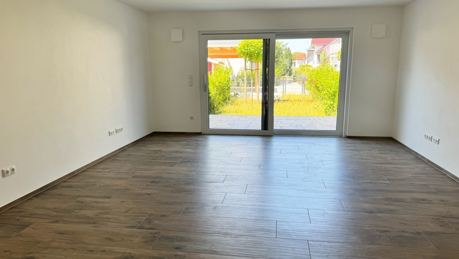 Traumhaus auf Erbpacht! Modernes, hochwertiges Reihenmittelhaus (KFW 55) frei zur Eigennutzung - Wohnbereich im Erdgeschoss (Ansicht 1)