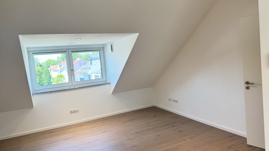 Traumhaus auf Erbpacht! Modernes, hochwertiges Reihenmittelhaus (KFW 55) frei zur Eigennutzung - Studio im Dachgeschoss