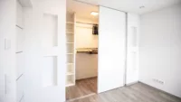Begehbarer Kleiderschrank