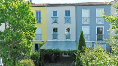 Großes Reihenmittelhaus mit 5 Zimmern und 2 Bädern in sehr ruhiger Wohnlage in exzellentem Zustand, 85435 Erding, Reihenmittelhaus