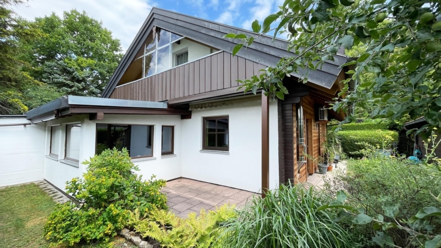 Idylle Pur! Schönes Wochenendhaus mit großem Grundstück und Kaminofen - Hausansicht