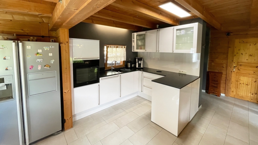 Idylle Pur! Schönes Wochenendhaus mit großem Grundstück und Kaminofen - Küche