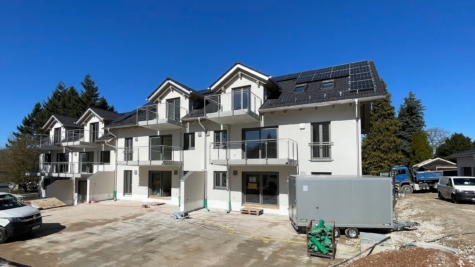 Moderne 2-Zimmer-Wohnung mit 60 m² Wohnfläche, großem Südbalkon & geräumigen TG-Stellplatz, 85467 Neuching, Etagenwohnung