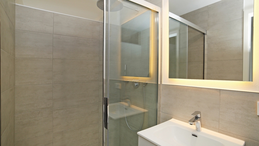 Wohntraum auf 4 Zimmer! Exklusive Neubau-Eigentumswohnung im Zentrum von Eichenried - Duschbad