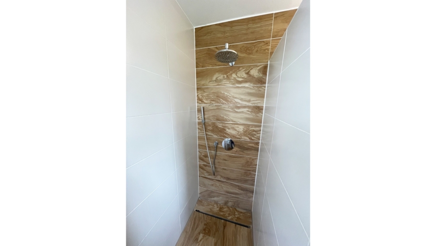 Schöne 3-Zimmer-Gartenwohnung mit großer Terrasse, Einbauküche & TG-Stellplatz im Herzen von Erding! - Dusche