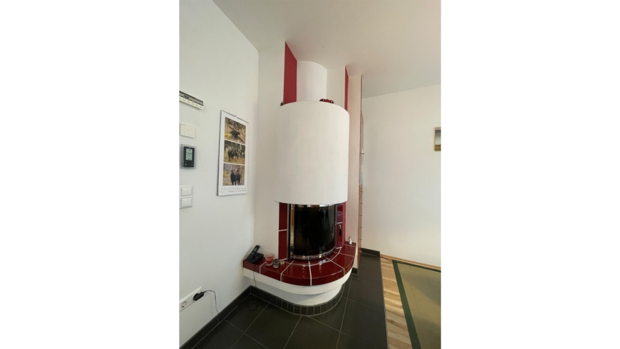 Familientraum! Moderne DHH mit 5 Zimmern, Kaminofen, großen Garten, 2 Garagen & 2 Stellplätzen! - Kaminofen