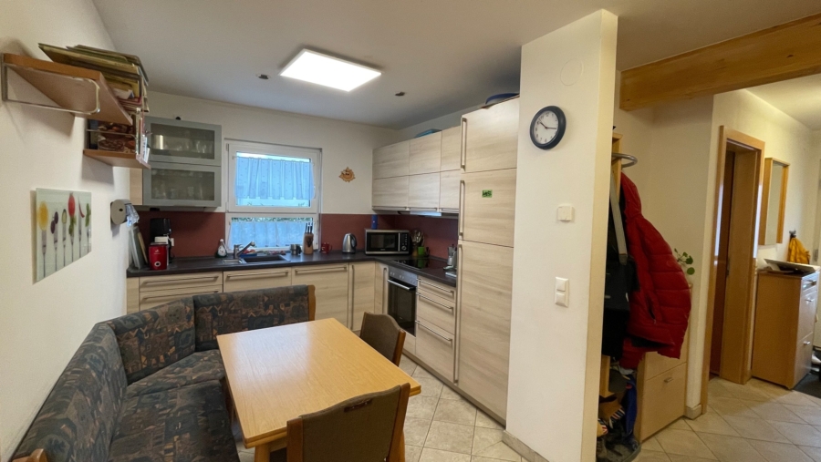 Familientraum! Moderne DHH mit 5 Zimmern, Kaminofen, großen Garten, 2 Garagen & 2 Stellplätzen! - Küche