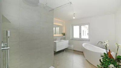 Edle 4-Zimmer-Dachgeschosswohnung mit 136 m²Wohnfläche, 2 Bäder & Luxusausstattung, 85452 Moosinning, Dachgeschosswohnung