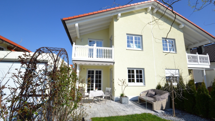 Juwel! Top gepflegte DHH mit viel Platz für die ganze Familie im idyllischen Moosinning-Eichenried - Hauptansicht