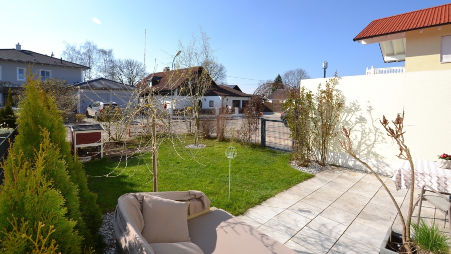 Juwel! Top gepflegte DHH mit viel Platz für die ganze Familie im idyllischen Moosinning-Eichenried - Ansicht 1 Garten