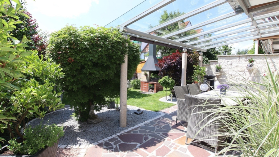 2 Generationen unter einem Dach! Top gepflegtes Reiheneckhaus mit Einliegerwohnung in Karlsfeld - Terrasse Süd-West