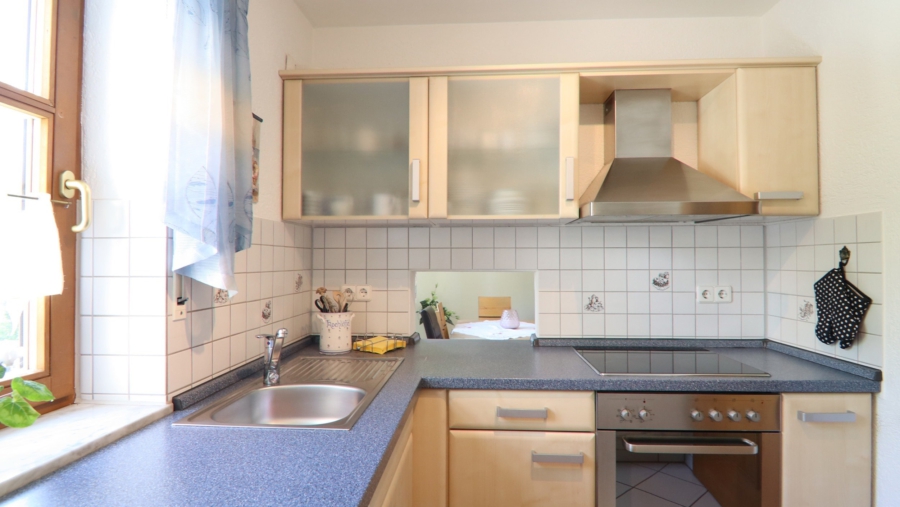 2 Generationen unter einem Dach! Top gepflegtes Reiheneckhaus mit Einliegerwohnung in Karlsfeld - Küche Einliegerwohnung