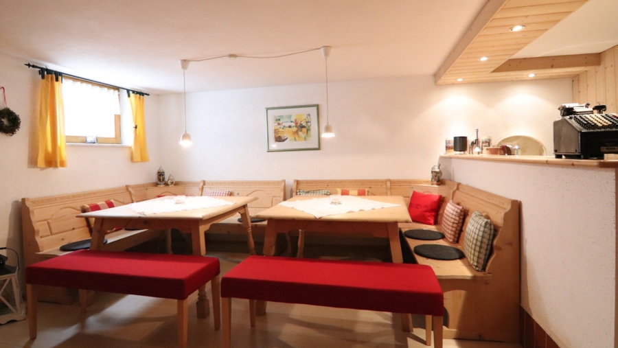 2 Generationen unter einem Dach! Top gepflegtes Reiheneckhaus mit Einliegerwohnung in Karlsfeld - Ansicht 2 Hobbyraum