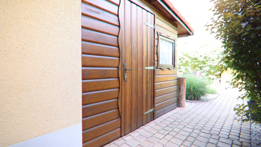 2 Generationen unter einem Dach! Top gepflegtes Reiheneckhaus mit Einliegerwohnung in Karlsfeld - Gartenhaus