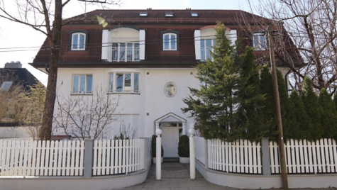Ruhig gelegene 3-Zimmer-Maisonette-Wohnung mit wohnwirtschaftlichem Hobbyraum im Dachgeschoss, 81549 München, Dachgeschosswohnung