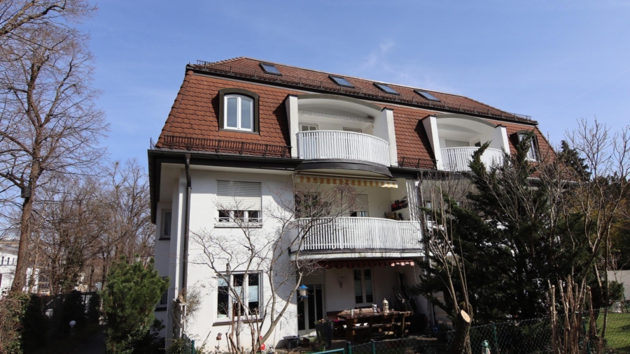 Ruhig gelegene 3-Zimmer-Maisonette-Wohnung mit wohnwirtschaftlichem Hobbyraum im Dachgeschoss - Westansicht