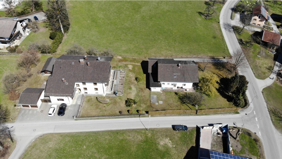 Das perfekte Haus mit Einliegerwohnungen zur freien Sanierung in Oberaudorf, Landkreis Rosenheim - Luftbild