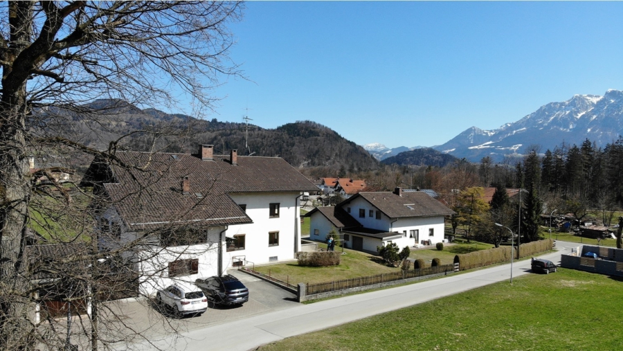 Das perfekte Haus mit Einliegerwohnungen zur freien Sanierung in Oberaudorf, Landkreis Rosenheim - Luftansicht West